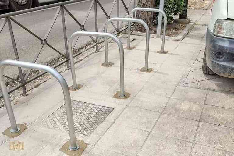 Finaliza la instalación de aparca bicis y patinetes en las calles de Tomelloso Finaliza la instalación de aparca bicis y patinetes en las calles de Tomelloso