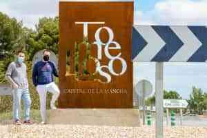 Tomelloso da la bienvenida a la “Capital de La Mancha” en una rotonda de la A-43