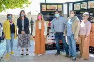 Jiménez anima a “poner de moda” la artesanía, durante la inauguración de la exposición “El Paseo de los Artesanos”