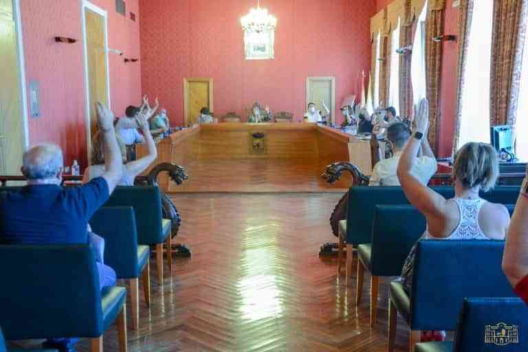 Aprobada modificación de crédito para financiar gastos de adquisición de vehículos de policía en Tomelloso Aprobada modificación de crédito para financiar gastos de adquisición de vehículos de policía en Tomelloso