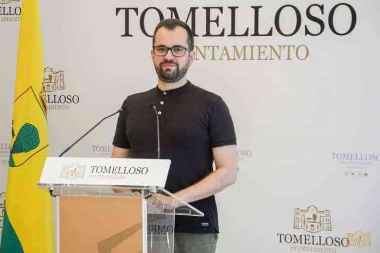 Actuación especial de Martita de Graná  en el Certamen de Monólogos de Humor “En Tomelloso todos contamos” Actuación especial de Martita de Graná  en el Certamen de Monólogos de Humor “En Tomelloso todos contamos”