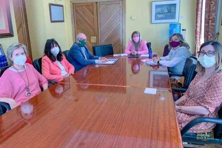 ‘Programa de atención integral a pacientes oncológicos y sus familiares’ en Tomelloso ‘Programa de atención integral a pacientes oncológicos y sus familiares’ en Tomelloso