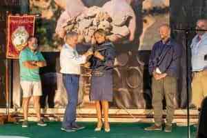 Elías López Montero cede el título de «gañán del año» a María Morales, finalista de MasterChef