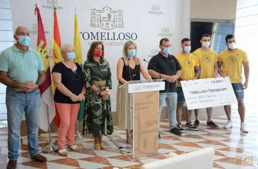 Supernenas y AFAS recibieron donación de 5.000 euros recaudados en el I Torneo Tomelloso Throwdown