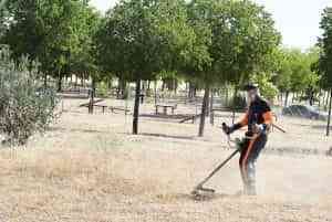 Desbrozados 150.000 metros cuadrados de zonas periféricas y periurbanas de Puertollano para prevenir incendios
