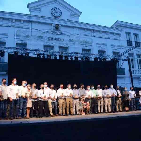 30 agricultores que participaron en la desinfección de las calles de Tomelloso recibieron el título de “Vendimiador del año”