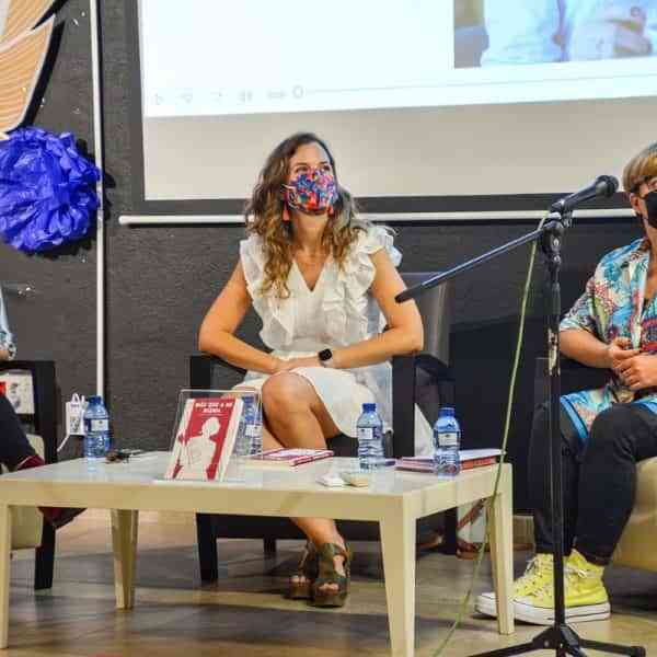Presentado el libro “Más de mí misma” de María Matamoros en la Biblioteca Municipal de Tomelloso