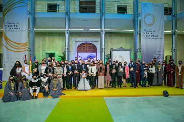 El Gobierno regional agradece a los premiados en la Gala de la Cultura su trabajo para que ésta sea “uno de nuestros grandes motores y señas de identidad” El Gobierno regional agradece a los premiados en la Gala de la Cultura su trabajo para que ésta sea “uno de nuestros grandes motores y señas de identidad”