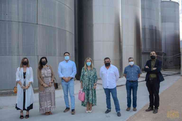 Alcaldesa de Tomelloso visitó Bodegas San José en su recorrido por las cooperativas durante la campaña de vendimia Alcaldesa de Tomelloso visitó Bodegas San José en su recorrido por las cooperativas durante la campaña de vendimia