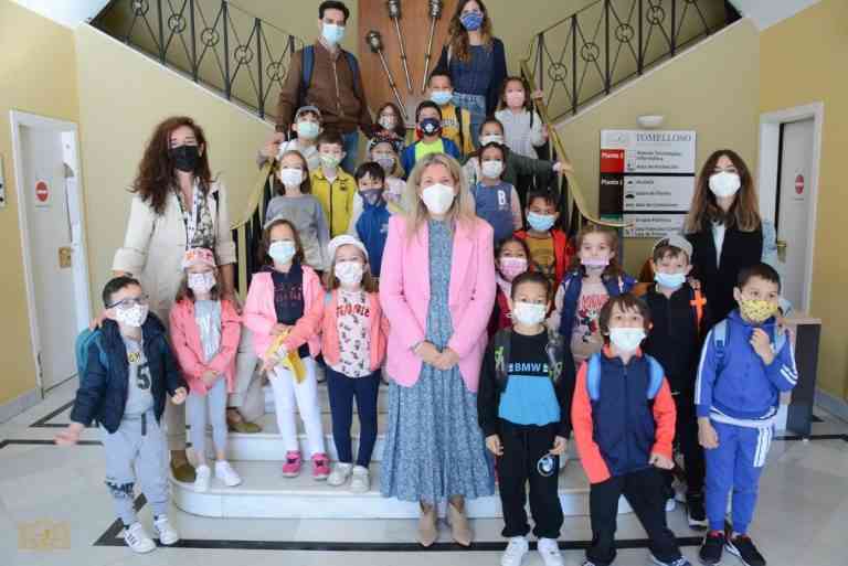 Alcaldesa de Tomelloso anfitriona de alumnos de 1º de Primaria del colegio San Isidro Alcaldesa de Tomelloso anfitriona de alumnos de 1º de Primaria del colegio San Isidro