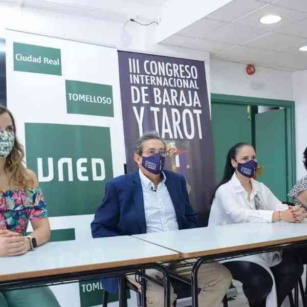 Inaugurado el III Congreso Internacional de Baraja y Tarot en la sede de la UNED de Tomelloso