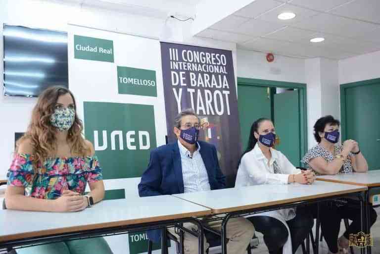Inaugurado el III Congreso Internacional de Baraja y Tarot en la sede de la UNED de  Tomelloso Inaugurado el III Congreso Internacional de Baraja y Tarot en la sede de la UNED de  Tomelloso