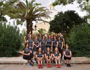 Mujeres del Club de Fondistas de Miguelturra reciben camiseta conmemorativa