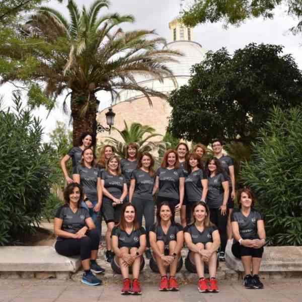 Mujeres del Club de Fondistas de Miguelturra reciben camiseta conmemorativa