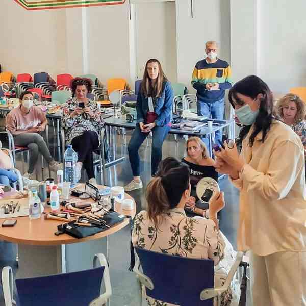 Un taller de caracterización se realizó en Tomelloso con participación de los grupos de teatro locales