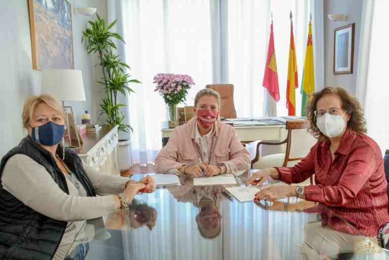 Tomelloso financiará con 6.600 € un programa de atención especializado de la Asociación “Nadie es tan feliz”