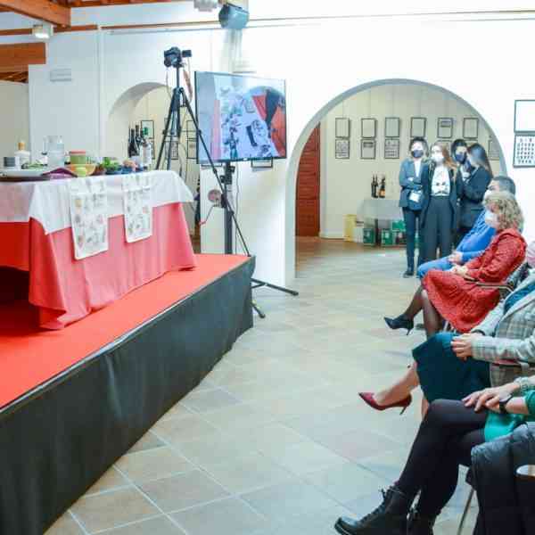 El Día del Enoturismo se celebró en Tomelloso con una demostración culinaria en Posada de los Portales