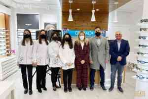 Inauguración de sucursal de una óptica en Tomelloso contó con la presencia de la alcaldesa de la localidad