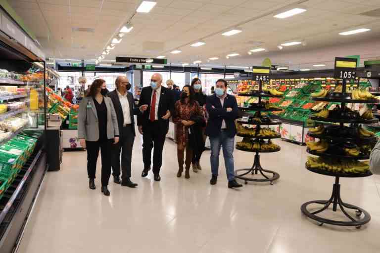 Mercadona ha abierto su  nuevo modelo de tienda eficiente en Manzanares  en  la Carretera de La Solana Mercadona ha abierto su  nuevo modelo de tienda eficiente en Manzanares  en  la Carretera de La Solana