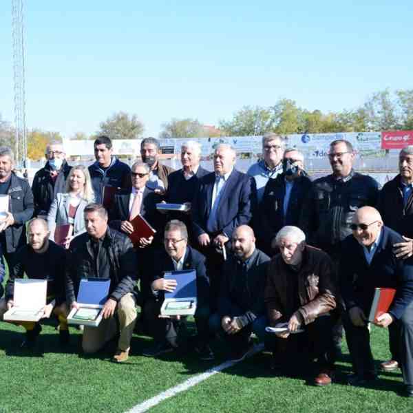 Conmemoran el centenario del fútbol en Tomelloso con un partido en el Estadio Municipal “Paco Gálvez”