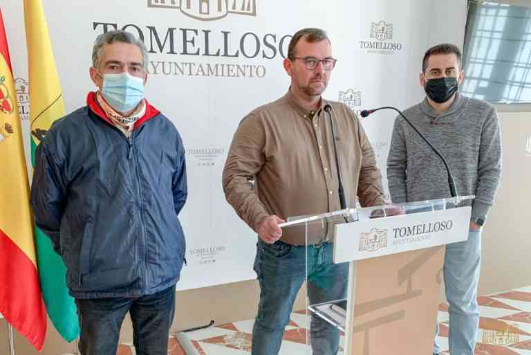 En marcha ambicioso Plan de Poda en diferentes calles y parques de Tomelloso En marcha ambicioso Plan de Poda en diferentes calles y parques de Tomelloso