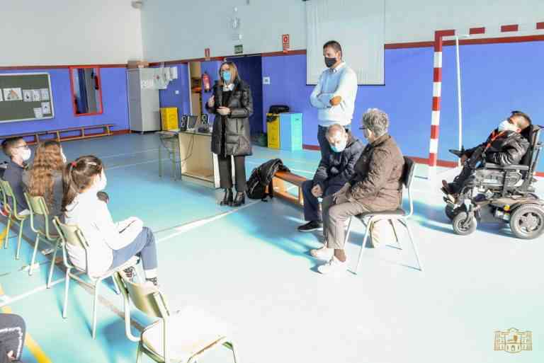 Usuarios y técnicos del centro Reina Sofía de AFAS compartirán experiencias con estudiantes de los colegios de Tomelloso Usuarios y técnicos del centro Reina Sofía de AFAS compartirán experiencias con estudiantes de los colegios de Tomelloso