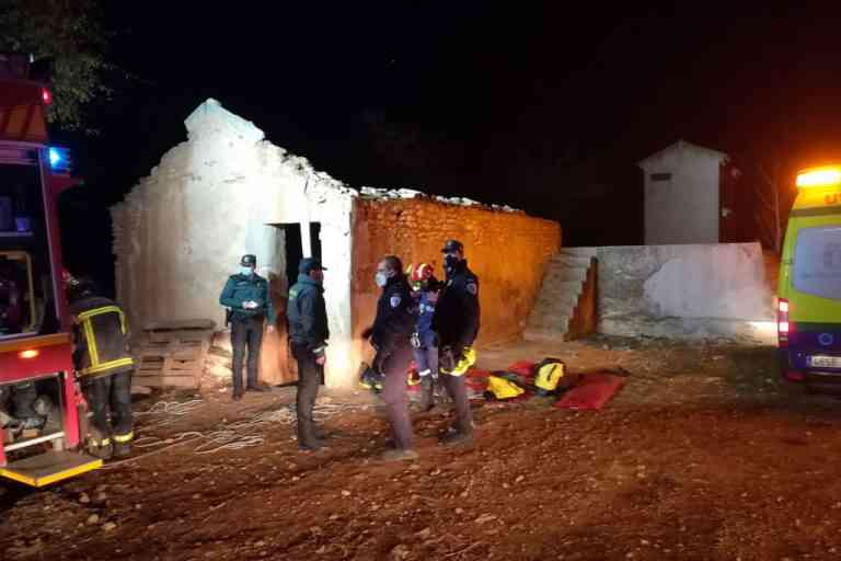 Rescatado un hombre tras precipitarse a un pozo en escalera abandonado en Argamasilla de Alba