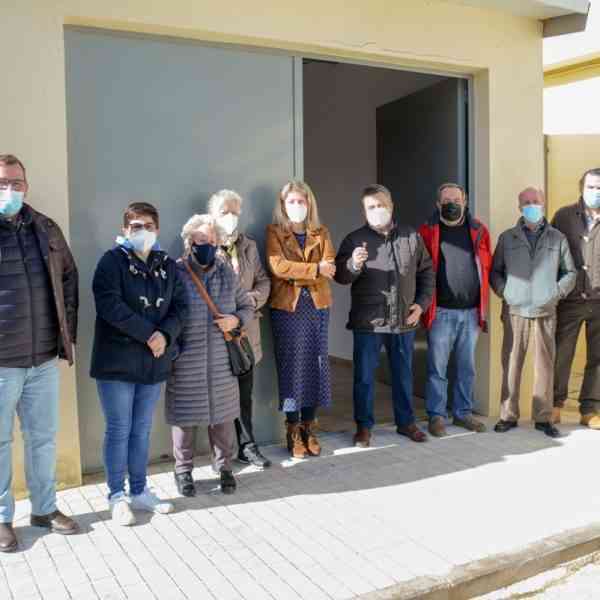 Las nuevas dependencias del centro de barrio del Carmen fueron entregadas a los vecinos por la alcaldesa de Tomelloso