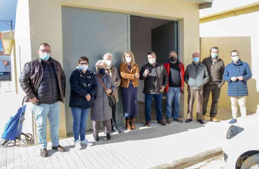 Las nuevas dependencias del centro de barrio del Carmen fueron entregadas a los vecinos por la alcaldesa de Tomelloso