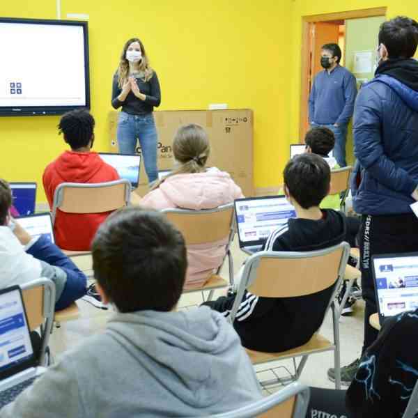 El IES Alto Guadiana de Tomelloso participa en “La Hora del Código” de la ONG, Code.org