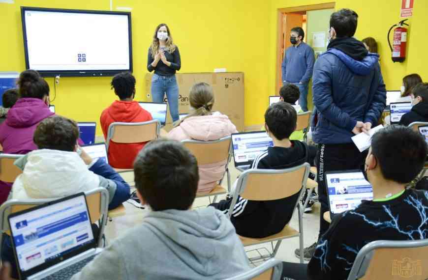El IES Alto Guadiana de Tomelloso participa en “La Hora del Código” de la ONG, Code.org