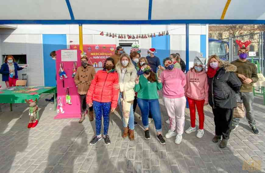 El colegio de educación especial Ponce de Léon de Tomelloso celebra nuevamente su mercadillo navideño