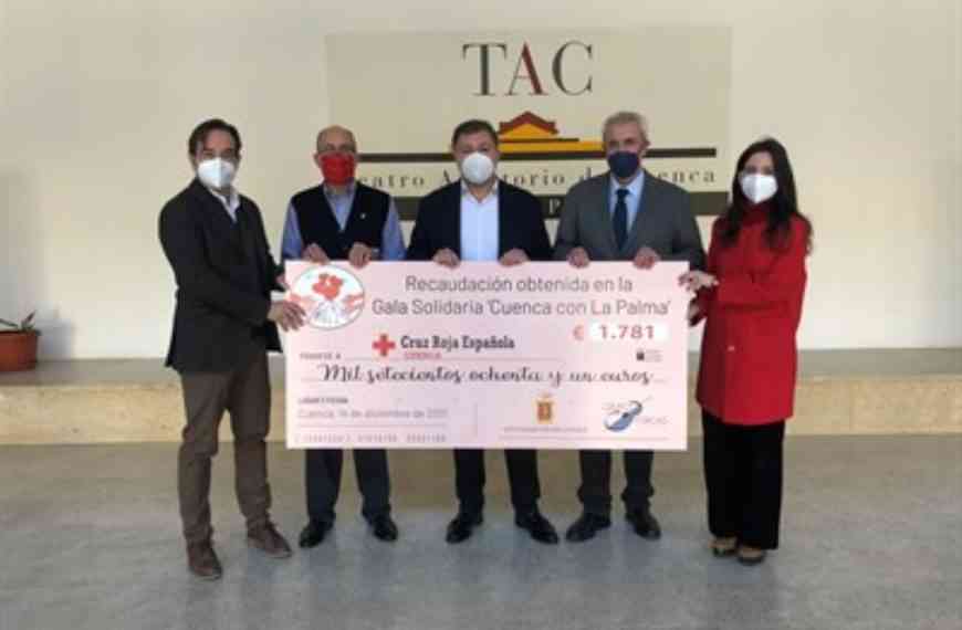 El Grupo Torcas ha entregado hoy a Cruz Roja Cuenca 1.781 recaudados en la gala solidaria ‘Cuenca con La Palma’