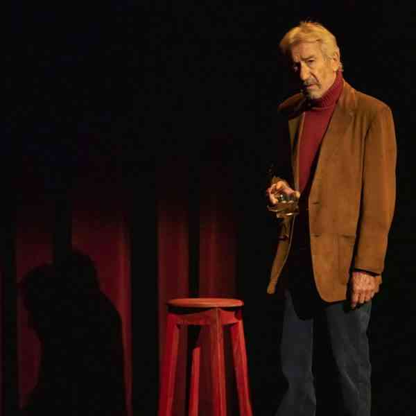 “Señora de rojo sobre fondo gris” de Miguel Delibes con José Sacristán el 15 de enero en Tomelloso