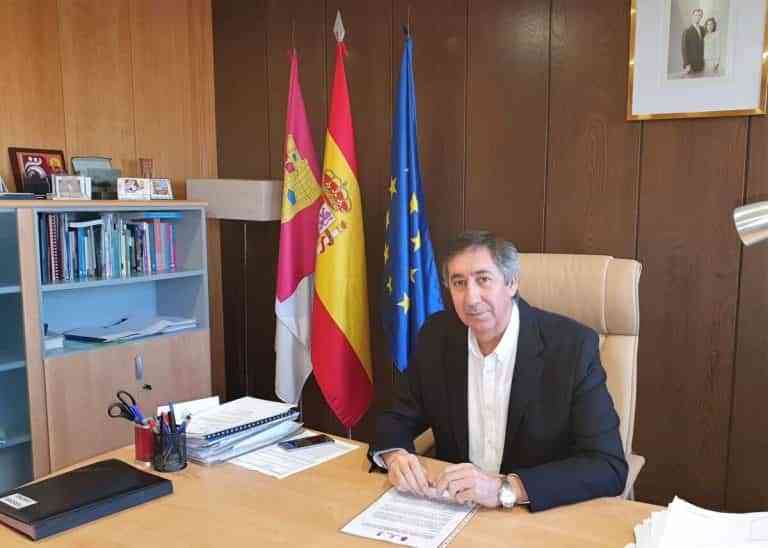 El Gobierno regional destina 439.000 euros para mejorar las instalaciones de centros que atienden a alumnos con necesidades educativas especiales El Gobierno regional destina 439.000 euros para mejorar las instalaciones de centros que atienden a alumnos con necesidades educativas especiales