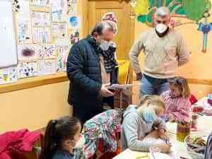 El proyecto Arco Iris en la parroquia San Juan Bautista en la barriada Fraternidad recibió la visita del alcalde de Puertollano