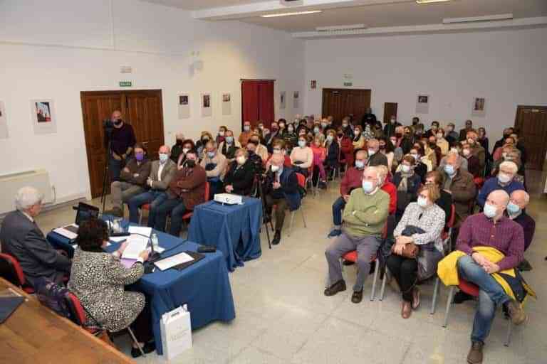 Numeroso público en el VIII Ciclo de Conferencias “El Magisterio de la Palabra” Numeroso público en el VIII Ciclo de Conferencias “El Magisterio de la Palabra”