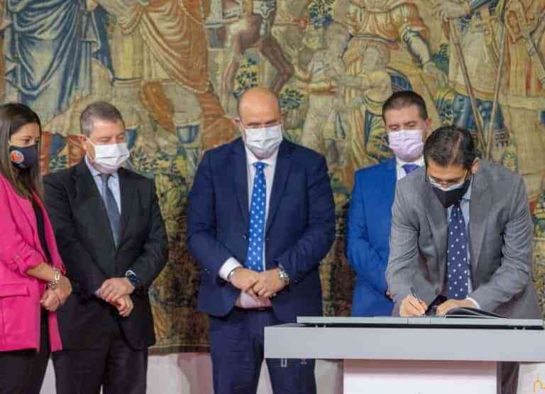 Firman convenio que contribuye al bienestar de la Tercera Edad potenciando la autonomía sin que se vean obligados a abandonar su entorno Firman convenio que contribuye al bienestar de la Tercera Edad potenciando la autonomía sin que se vean obligados a abandonar su entorno