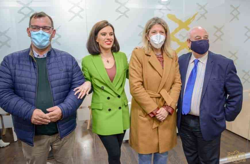 Un nuevo bufete de abogados ha abierto en Tomelloso y la alcaldesa local ha participado en la apertura