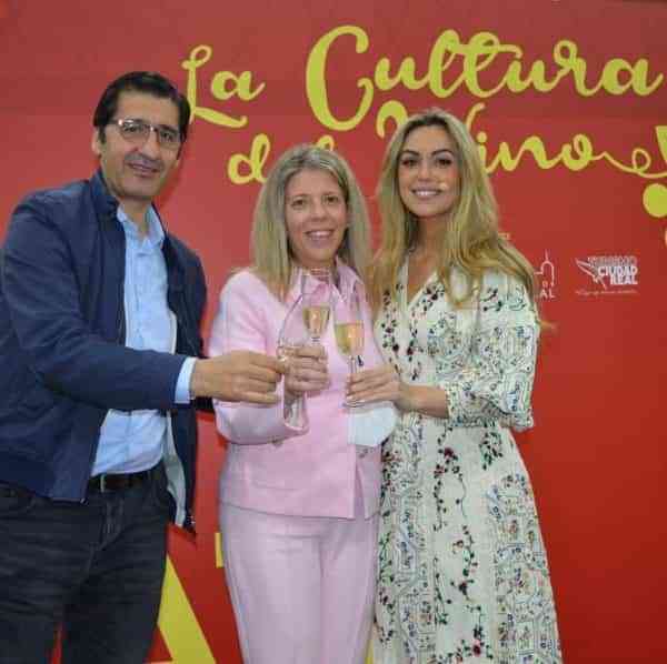 Caballero brinda por el sector el vino de la provincia a un mes del comienzo de Fenavin