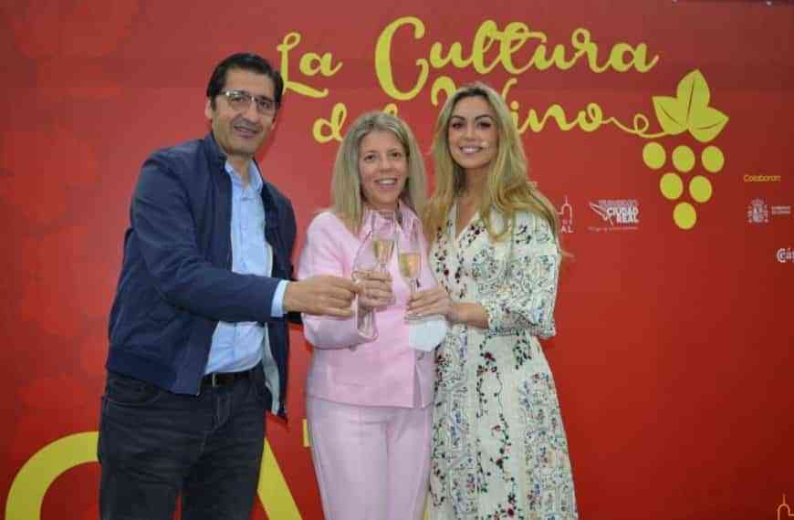 Caballero brinda por el sector el vino de la provincia a un mes del comienzo de Fenavin