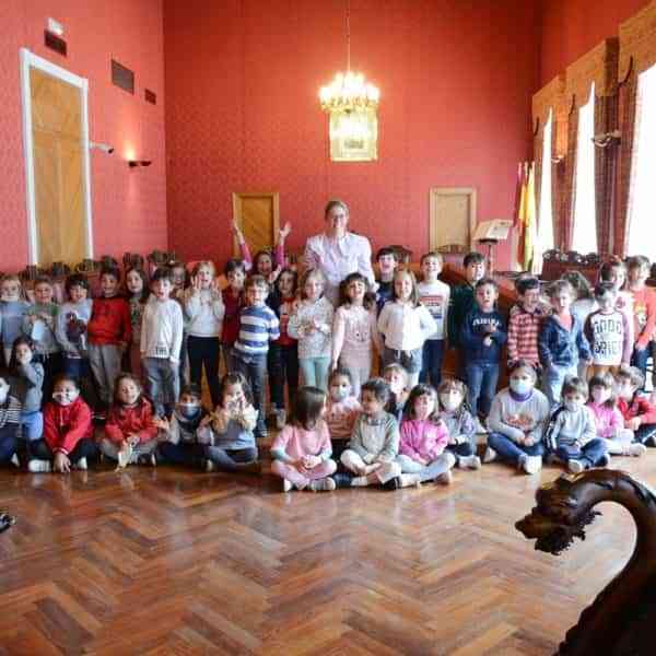 Más calles dedicadas a  mujeres en Tomelloso piden los escolares del Colegio Félix Grande en visita al ayuntamiento