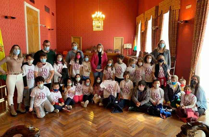 Alumnos de tercero primaria del CEIP Félix Grande visitaron el viernes el ayuntamiento de Tomelloso