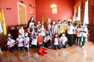 Las clases del 3º curso de primaria del colegio José María Moral de Tomelloso visitaron hoy el ayuntamiento
