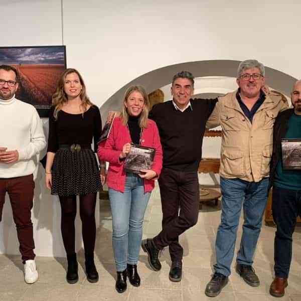 Abierta hasta el 8 de mayo la exposición fotográfica de Carlos de la Osa “Pavón 2.0” en la Posada de los Portales de Tomelloso