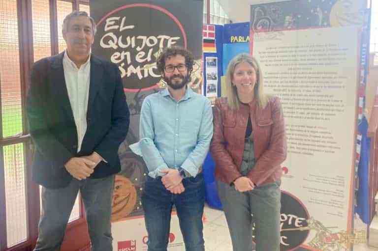 La exposición “El Quijote en el Cómic” en el IES Eladio Cabañero de Tomelloso está abierta al público en general hasta el 6 de mayo