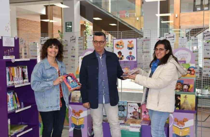 Entregado el proyecto coeducativo “La Igualdad en mi Escuela” por parte del Centro de la Mujer de Miguelturra en el Día del Libro 2022