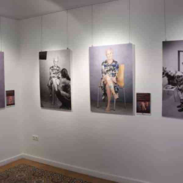 Exposición ‘Arte y dolor’ en Casa Malpica de Manzanares hasta el 12 de mayo por el Día Mundial de la Fibromialgia