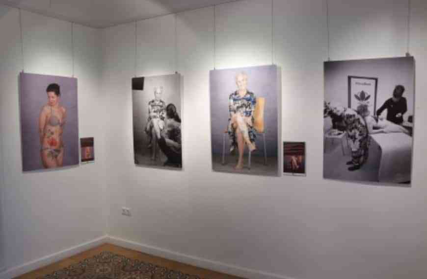 Exposición ‘Arte y dolor’ en Casa Malpica de Manzanares hasta el 12 de mayo por el Día Mundial de la Fibromialgia