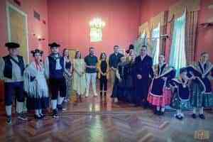 Recepción oficial a grupos participantes del Festival Folclórico “Virgen de las Viñas” en el ayuntamiento de Tomelloso